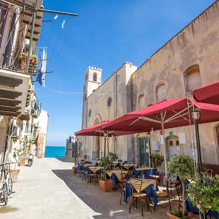 La Piazzetta Cefalú