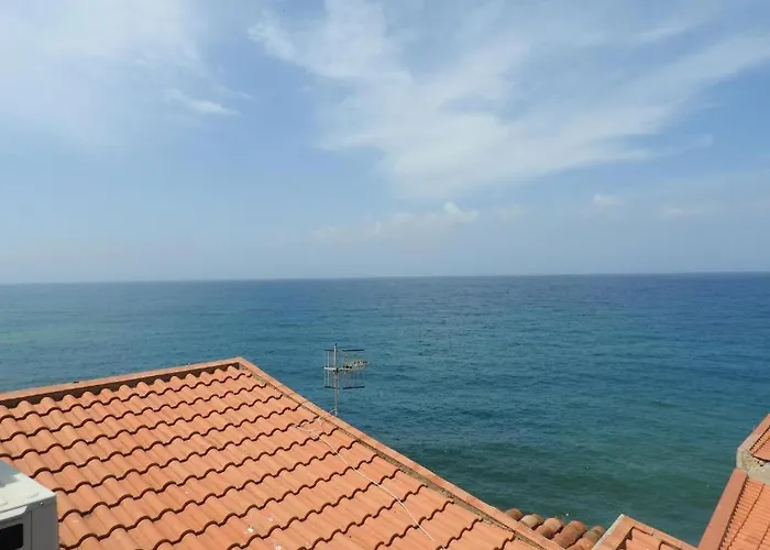 La Piazzetta شقة تْشيفالو