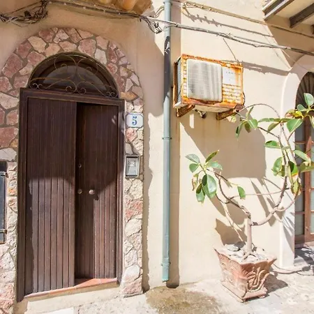 La Piazzetta דירה